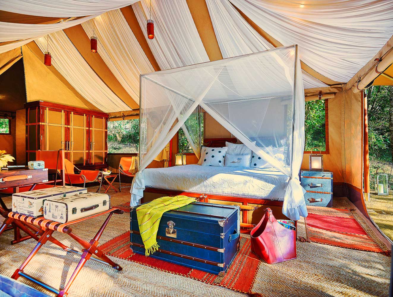 TENT-INTERIOR-The-Ultimate-Traveling-Camp