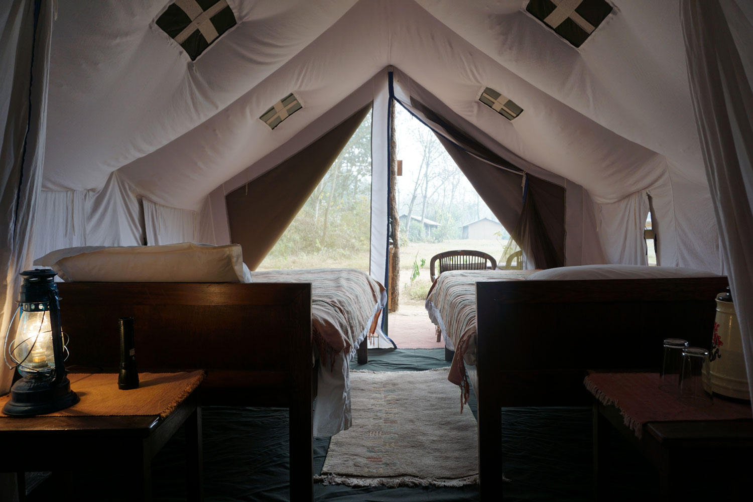 Twin-bed-safari-tent