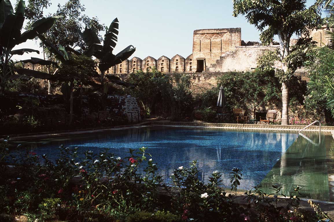 Swimming-pool-Ahilya-Fort
