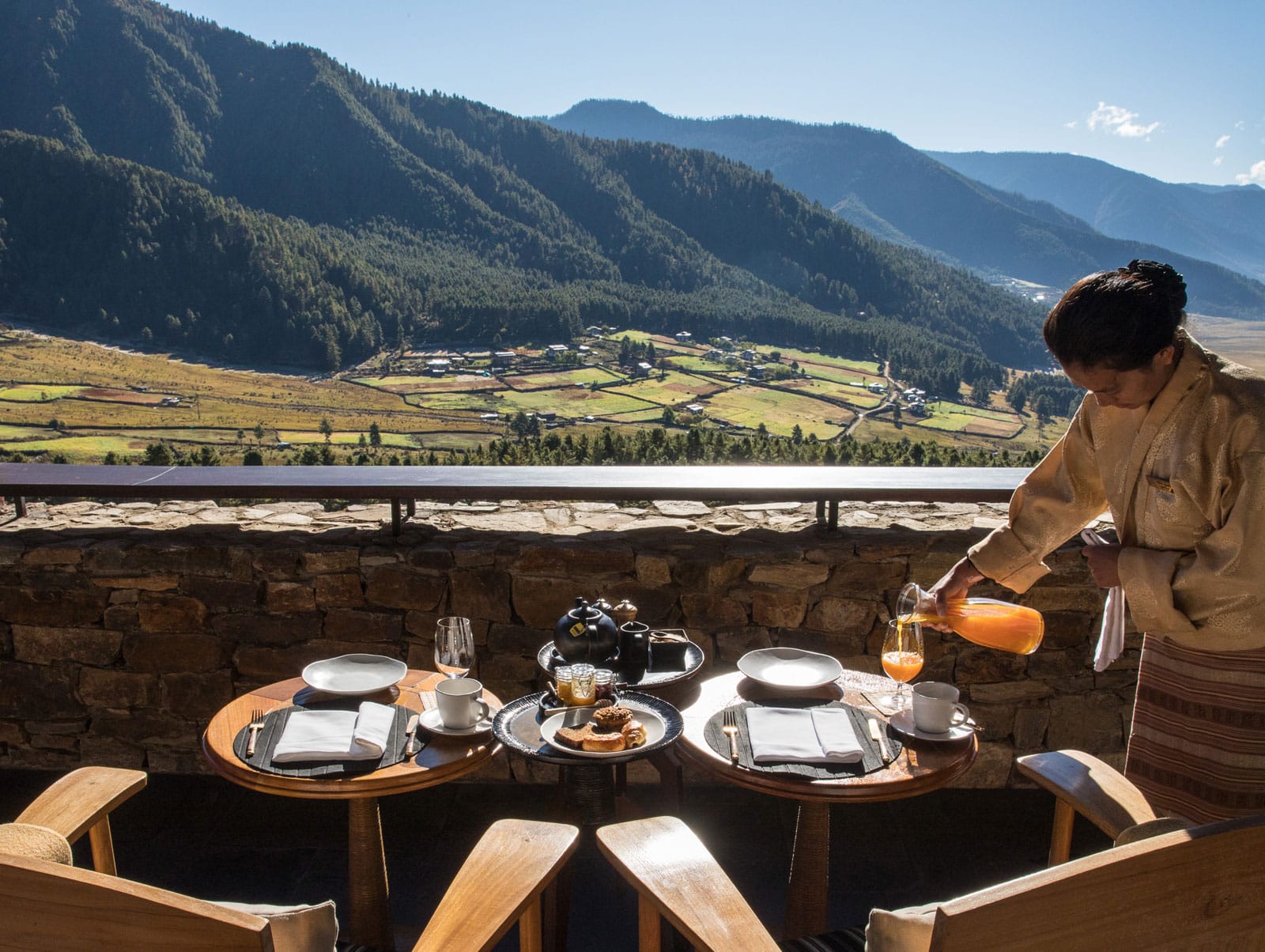 Gangtey-Lodge-Breakfast-on-the-Terrace-Hero