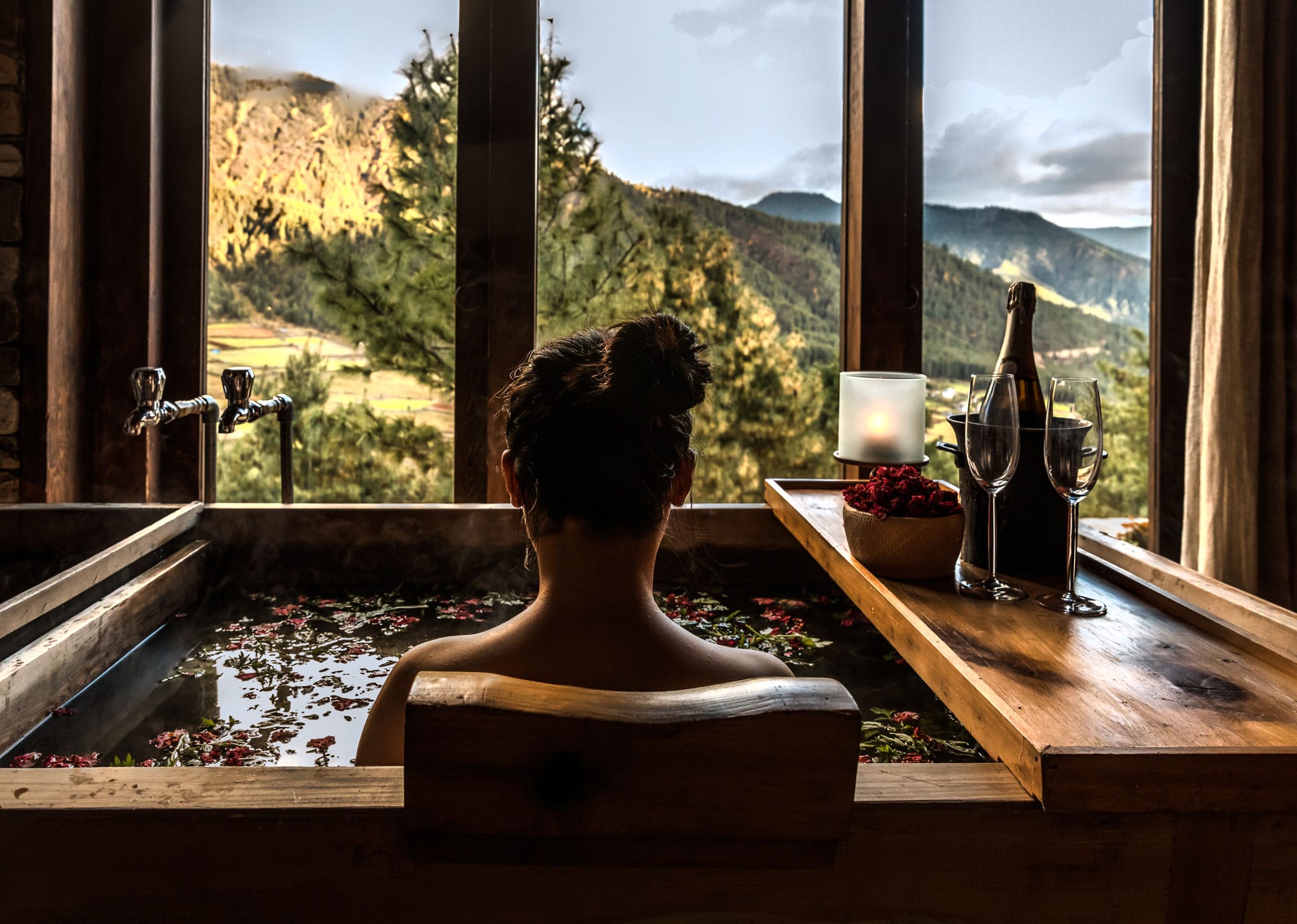 Gangtey-Lodge-Hotstone-Bath-Hero