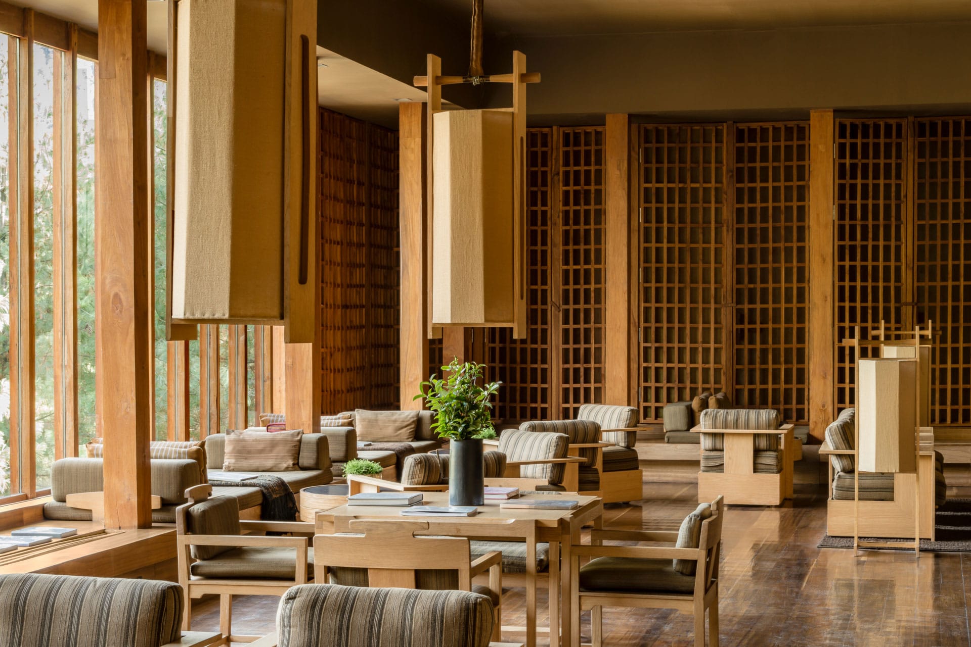 Amankora,-Bhutan---Accommodation,-Paro-Lodge,-Living-Room-lounge_Office_18387