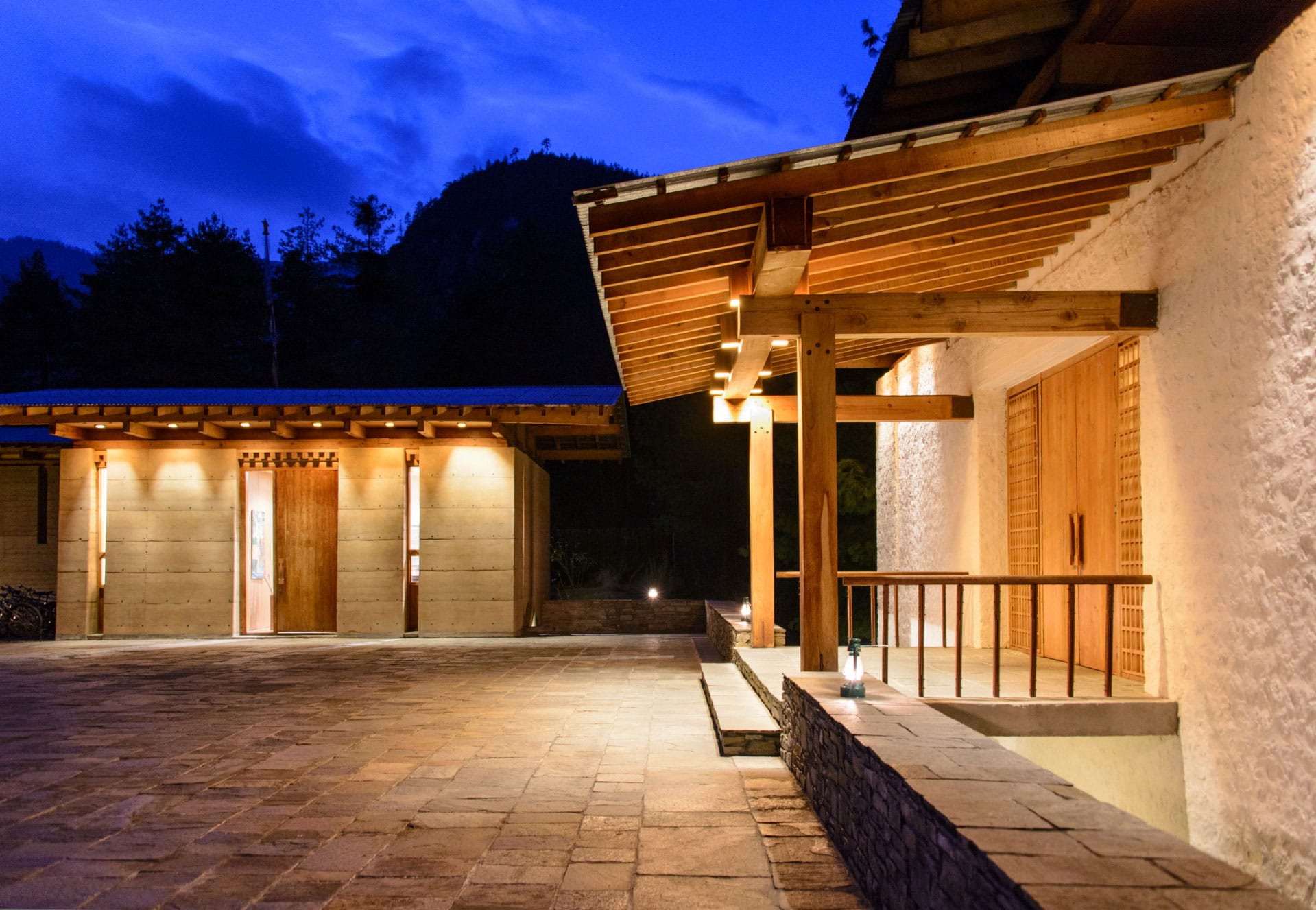 Amankora,-Bhutan-–-Accommodation,-Paro-lodge,-Courtayrd-leading-to-Living-Room-and-Reception_Office_5945