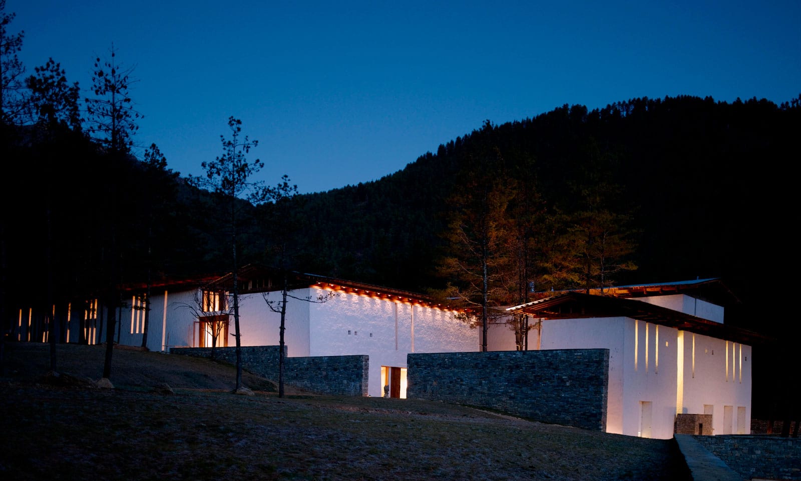 Amankora-Thimphu-Exterior-Night