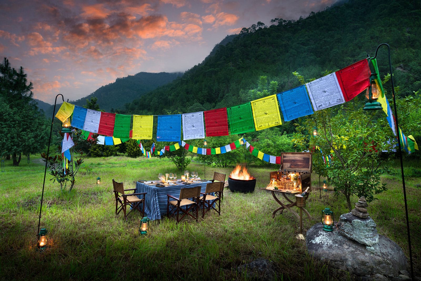 Bhutan-Punakha-River-Lodge-Outdoor-Dining_2