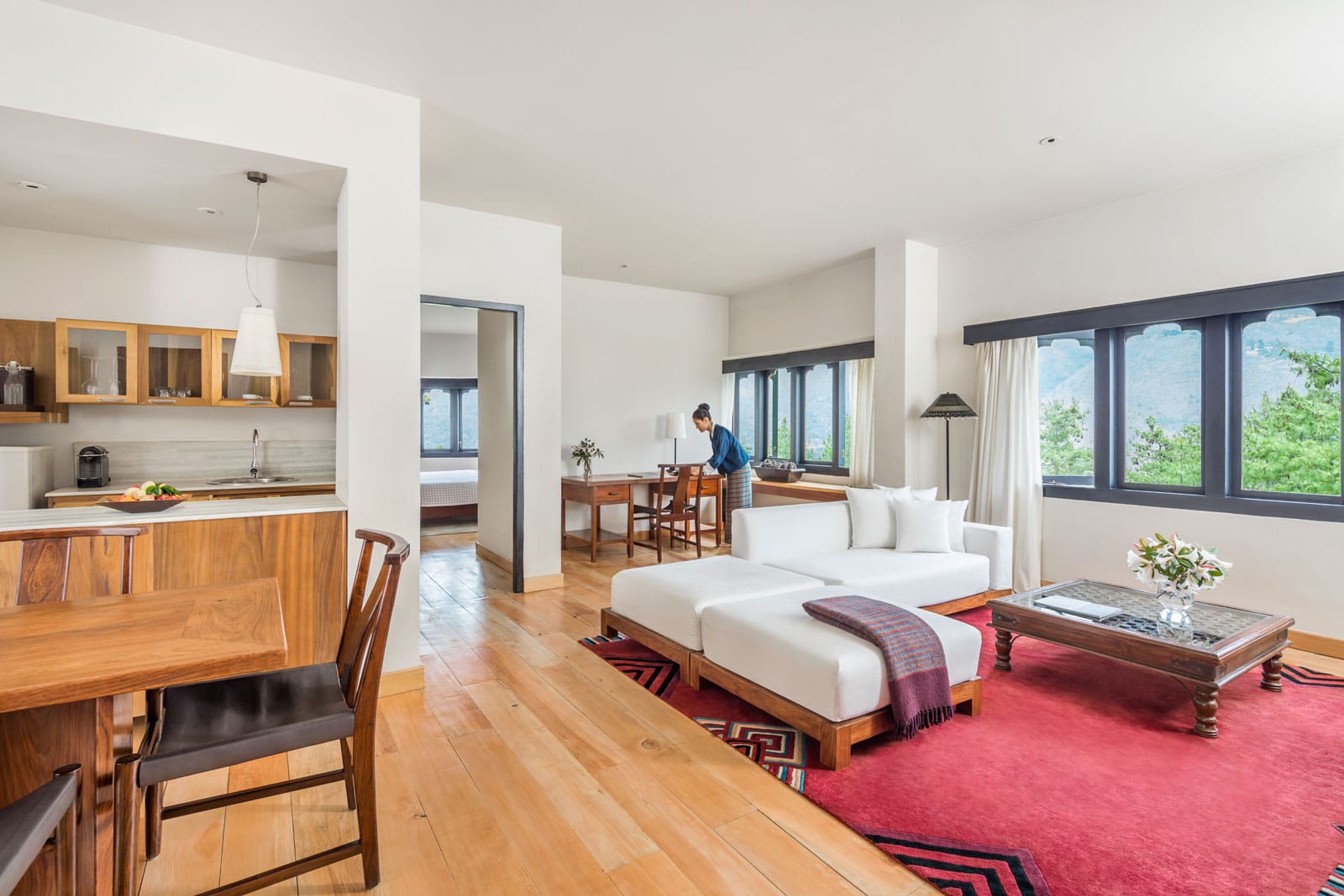 Hi_070691_103453734_Living_Room-Suite