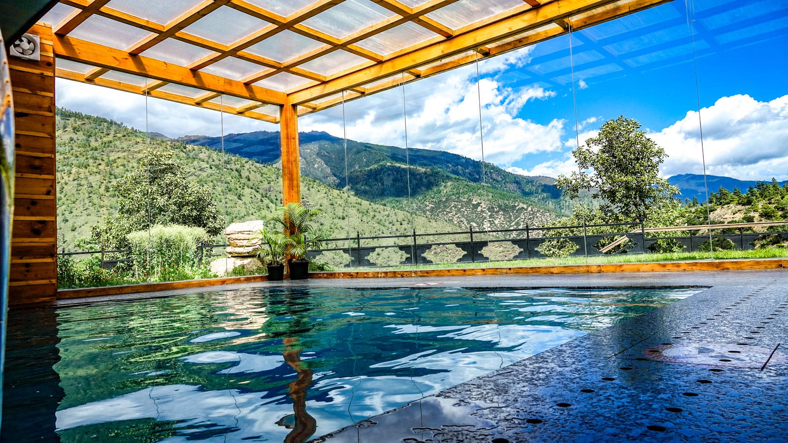 The-Postcard-Dewa,-Thimphu-7